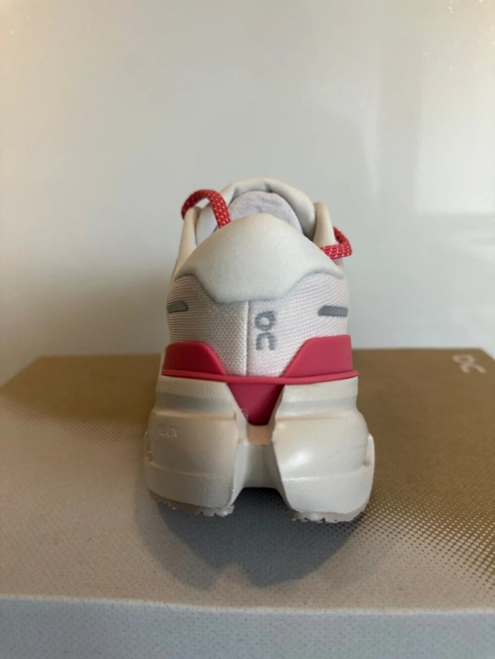 On Cloudrunner 3 Oyster/Camellia Women’s Running Shoes US 7 - Picture 5 of 10